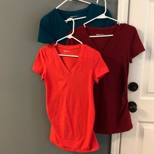 GAP Maternity t-shirts